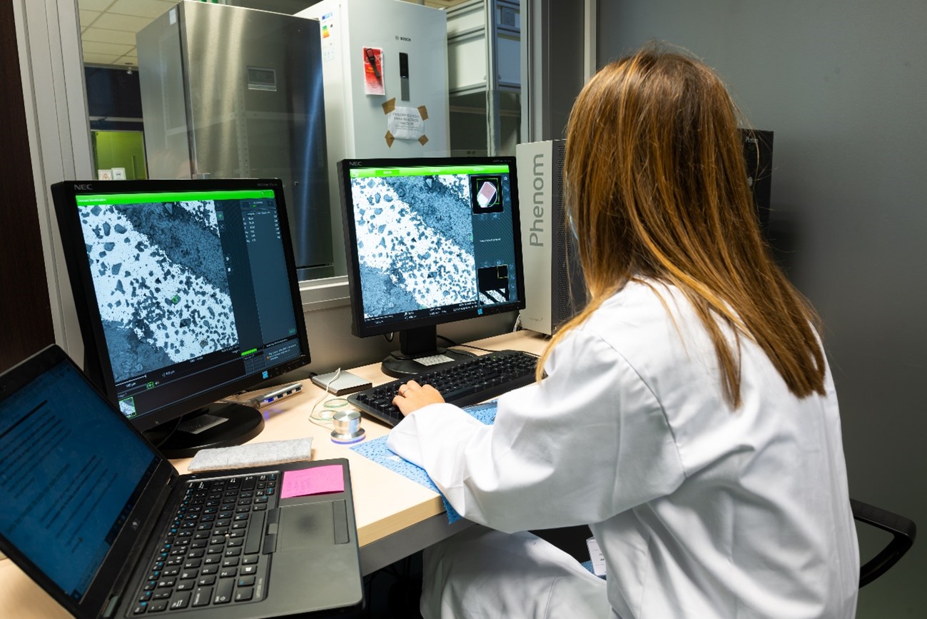 Root Cause Analysis of Defective Plastic Components with Crack Formation